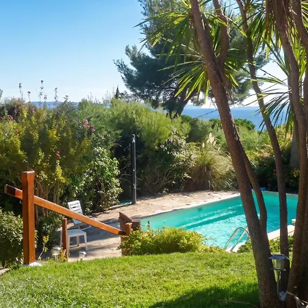 Villa Avec Piscine Pres De Le Lavandou, 160 M²
