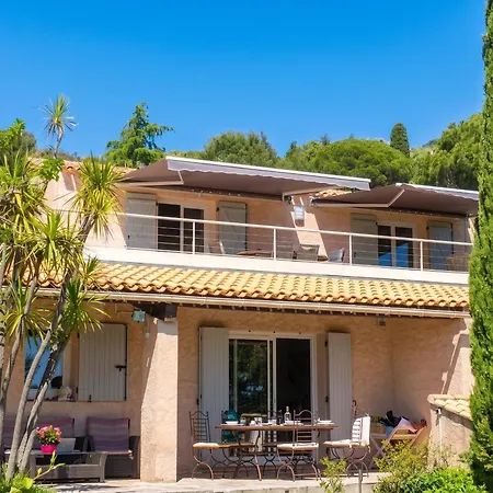 Avec Piscine Pres De Le Lavandou, 160 M² Villa *