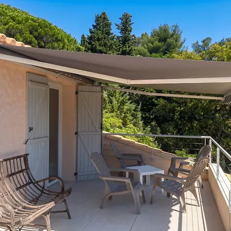 Avec Piscine Pres De Le Lavandou, 160 M² *